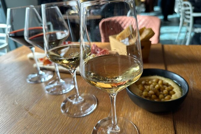 2 Hours Wine Tasting in Dubrovnik Old Town - Four wines, four bites: the pairing strategy behind each pour