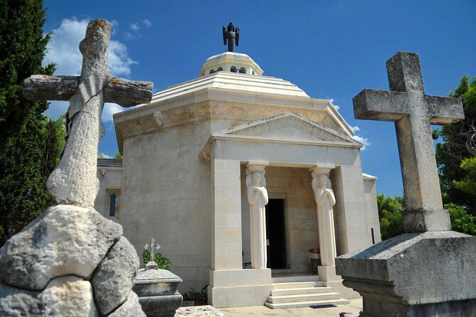 2 hrs Guided Tour to CAVTAT a Small Place for Great Art - St. Roch Cemetery: the view + Meštrović’s Račić mausoleum