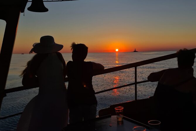 3hours all inclusive Sunset&Dolphin Tour from Medulin on Sandra - Music, crew energy, and why people remember the hosts