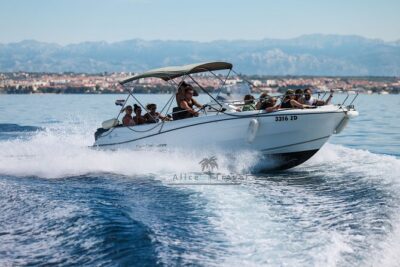 Adrenaline Adventure on Speedboat with 3 stops and Snorkeling - Stop 1, Pjescana Uvala (Kostanj): Sandy-Minded Snorkeling