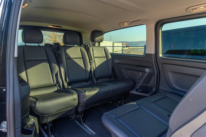 Airport shuttle - Pickup anywhere in Croatia: how to make the meetup painless