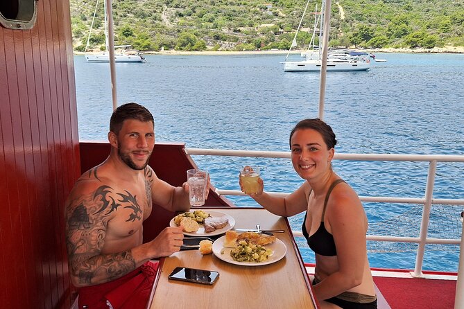 All-Inclusive Blue Lagoon & 3 Island Boat Tour with Food & Drinks - Food And Drinks Onboard: What You’re Really Paying For