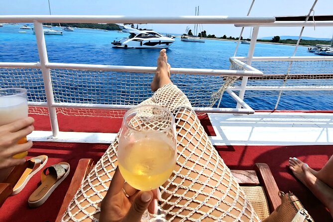 All-Inclusive Blue Lagoon & 3 Island Boat Tour with Food & Drinks - Crowd Level And Comfort: The Boat-Space Reality
