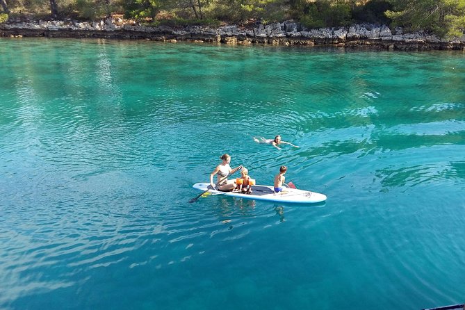 All Inclusive Brac and Solta islands swimming cruise - All-inclusive lunch and open bar: what’s covered (and what’s not)