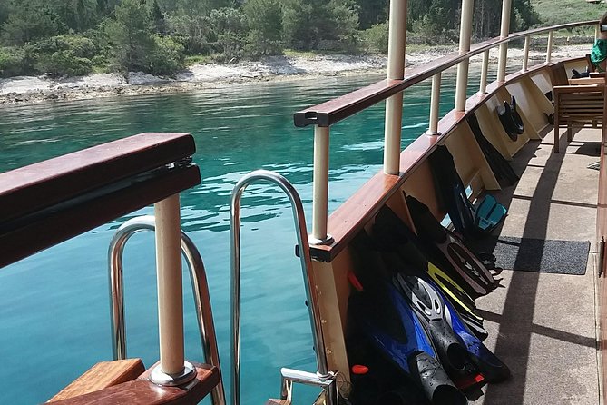 All Inclusive Brac and Solta islands swimming cruise - Stop on Brač Island: swim, snorkel, and float for real