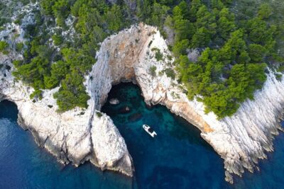 Bespoke private boat tour from Split & Trogir with a local expert - Boat Choice Guide: 22-ft, Speedboat, or a 33-ft Saxdor Yacht