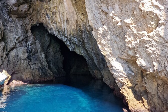 BLUE CAVE & 5 islands tour from Hvar - Palmizana Botanical Garden: lunch break plus a sea-and-pines reset