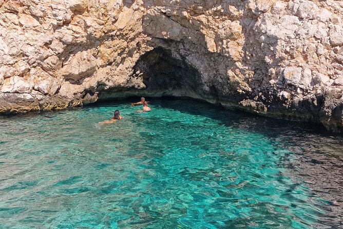 BLUE CAVE & 5 islands tour from Hvar - Speedboat realities: why this trip feels fast and a bit bouncy