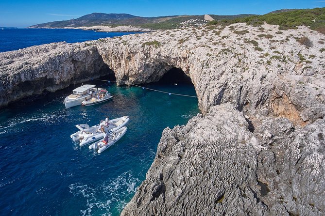 Blue Cave and Pakleni Islands group Tour from Hvar - Boat comfort: what to expect when the sea gets rough