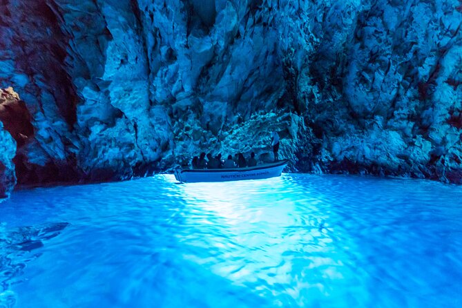 Blue Cave, Blue Lagoon, Pakleni Islands Group boat tour from Hvar - Meeting Navis Tours at Hvar’s Main Port (and getting on the water fast)