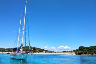 Blue Cave, Blue Lagoon, Pakleni Islands Group boat tour from Hvar - Green Cave Swim at Ravnik: The Emerald Color Test