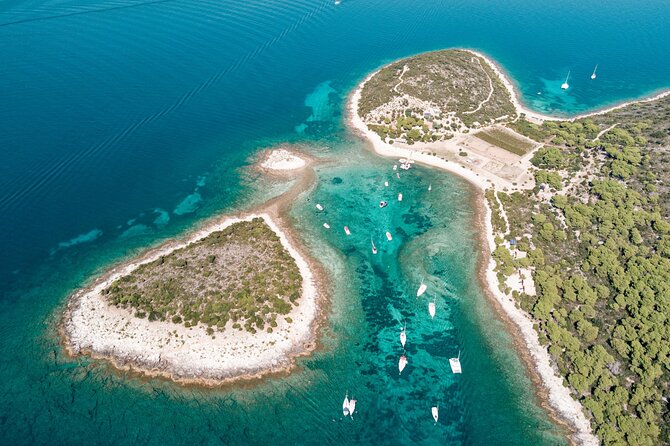 Blue Cave Full-Day Boat Tour with Hvar and 5 Islands - Key things that make this tour work