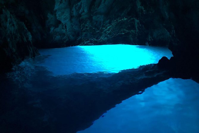 Blue cave & Hvar (5 Islands) private tour from Split or Trogir - Stop 3: Stiniva Cove—short time, big satisfaction
