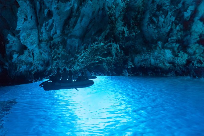 Blue cave & Hvar, 5 islands speed boat tour with unique boats from Split - Comfort, safety, and the captain factor on a fast boat