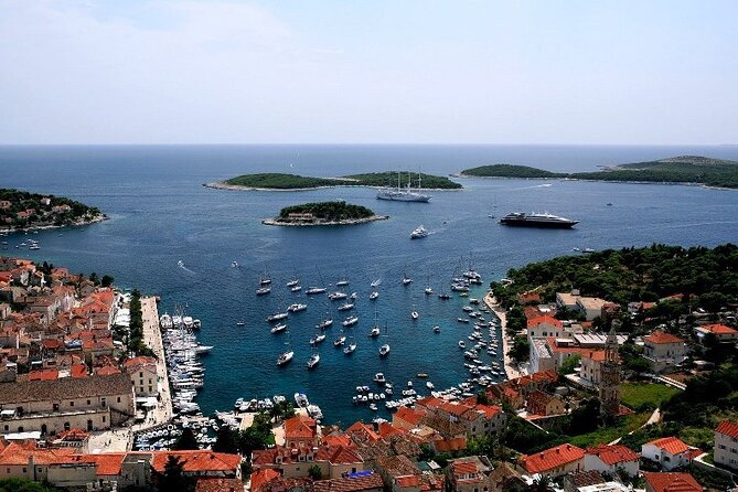 Blue Cave our Way - private 6 island tour - Hvar (14:00–16:00): lunch at a family-run favorite plus real downtime