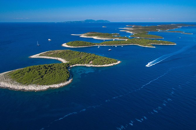 Blue Cave & Pakleni islands Private Tour - Meeting point basics and how the day starts