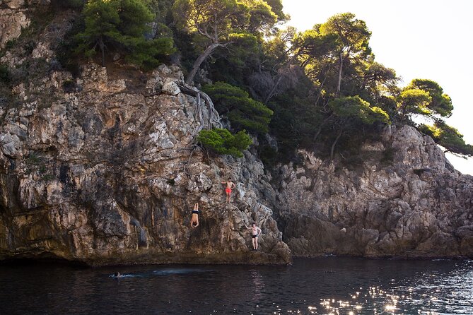 Blue Cave Premium Half-Day Tour with Panoramic Old Town View - Šunj Beach for about an hour: how to use that time well