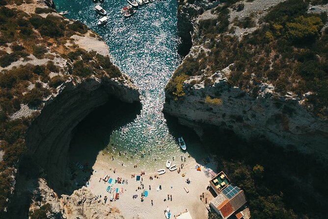 Blue Cave & Vis Island speedboat tour from Hvar - Vis and lunch time: how the day slows just enough