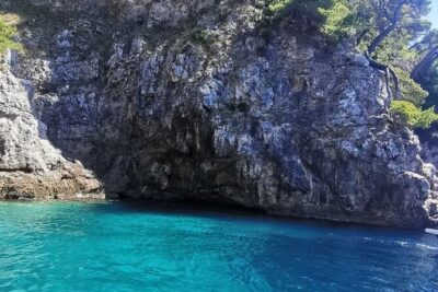 Blue & Green Cave Experience: Drinks, Snorkeling & Šunj Beach - Starting at Lapadska obala 4: The Day Stays Simple
