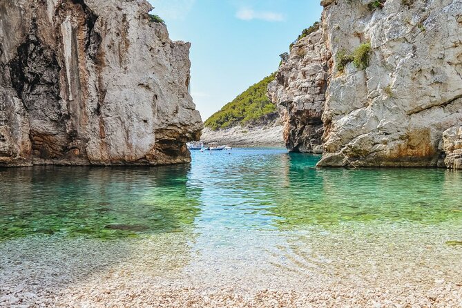 Blue & Green Cave Vis Island and Pakleni Islands Private Day Trip from Hvar - Stiniva Cove: The Cliff-Walled Beach Stop You’ll Want to Slow Down For
