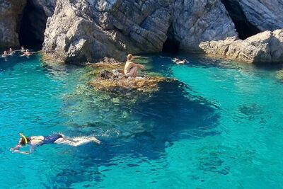 Blue & Green cave,Šunj beach - with drinks small group speedboat - Snorkeling gear you actually use, plus a quick reality check