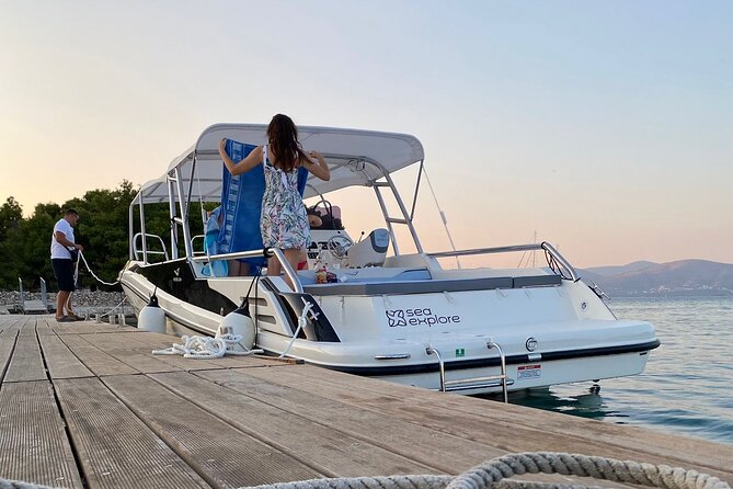 Blue Lagoon and 3 Islands Half Day Tour by Speed Boat - Trogir - Crew vibe and the small-group advantage on a boat