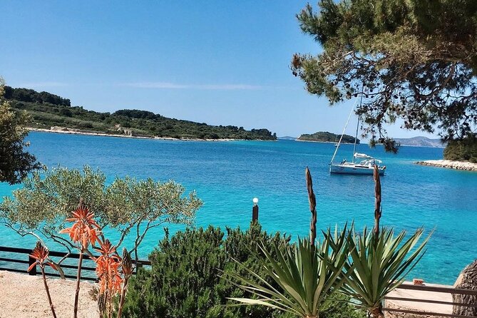Blue Lagoon and 3 Islands Speedboat Tour from Trogir - Stop 2: Solta Island’s Maslinica—small village, café pause, and easy exploring