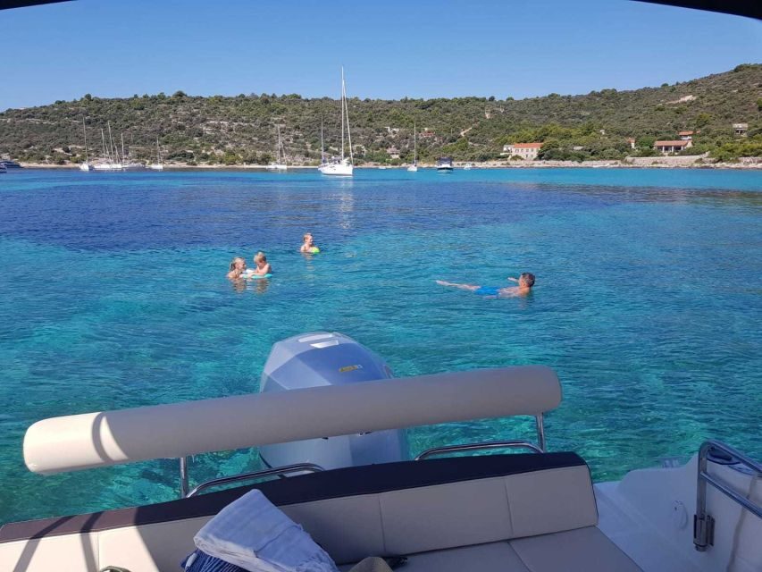 Blue Lagoon and hidden gems of island Šolta - Stomorska Bay lunch: plan for a sea-side meal
