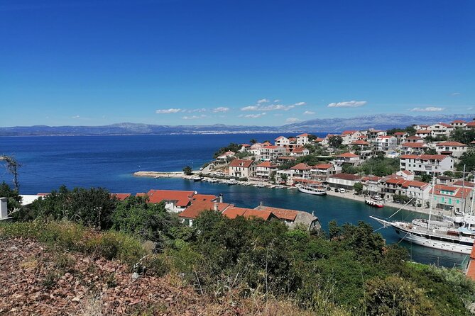 Blue Lagoon and Šolta Island Private Speedboat Tour - Stomorska Fisher Village for a Real Local Lunch