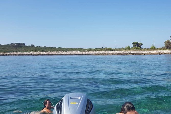 "Blue Lagoon" Half day Chill out tour from Split - Blue Lagoon swim hour: how to make 60 minutes count