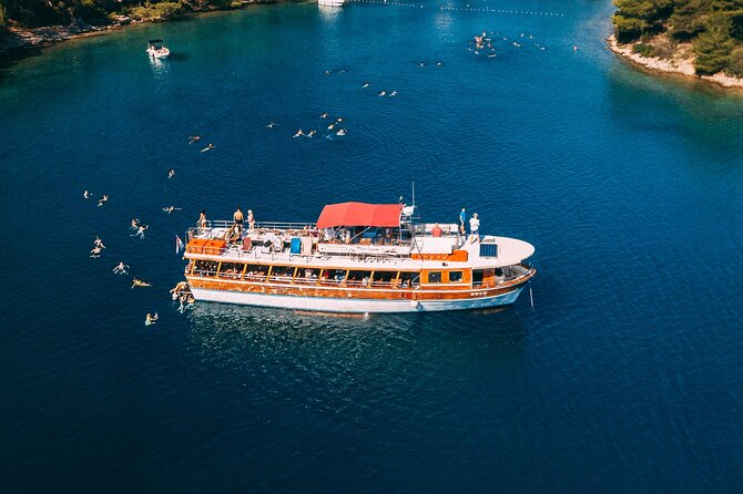 Blue Lagoon & Šolta Island from Trogir LUNCH & DRINKS INCLUDED - From Trogir: the “one boat, two bays” rhythm
