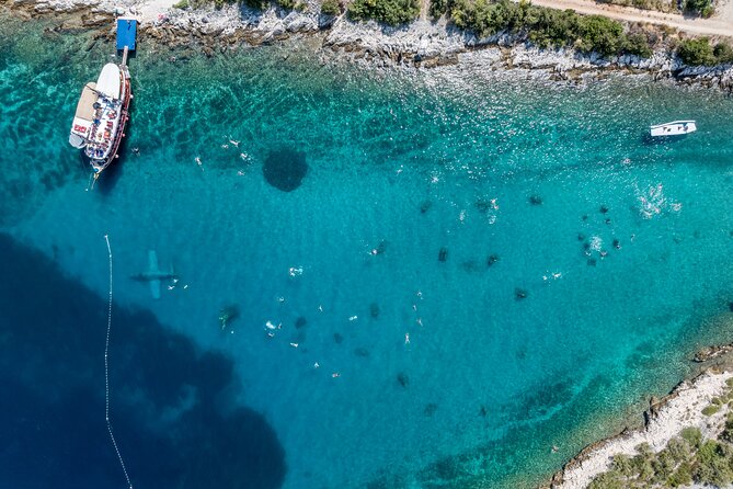 Blue Lagoon & Underwater Museum from Split with Lunch & Drinks - The Underwater Museum in Croatia: statues, snorkeling, and a calm final beach
