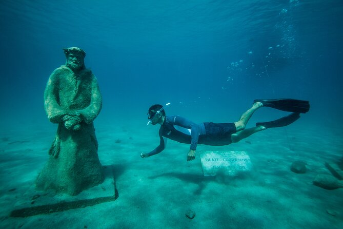 Blue Lagoon & Underwater Museum from Split with Lunch & Drinks - Lunch on board plus open bar: how the included meal actually feels