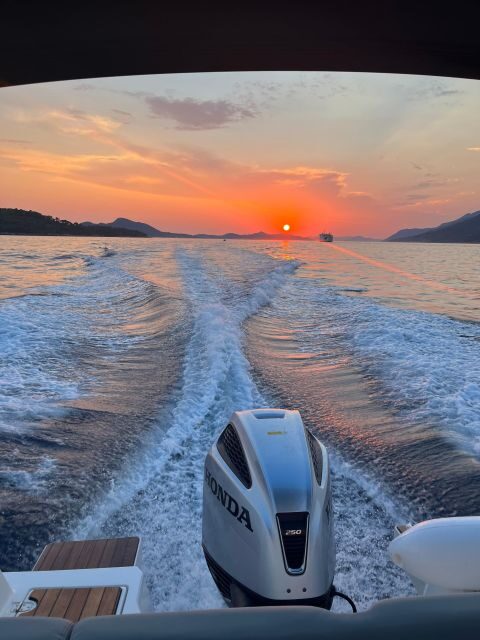 Blue&Green caves,beach Sunj with drinks - The Elaphiti Islands ride (including Sipan views) and why the boat time matters