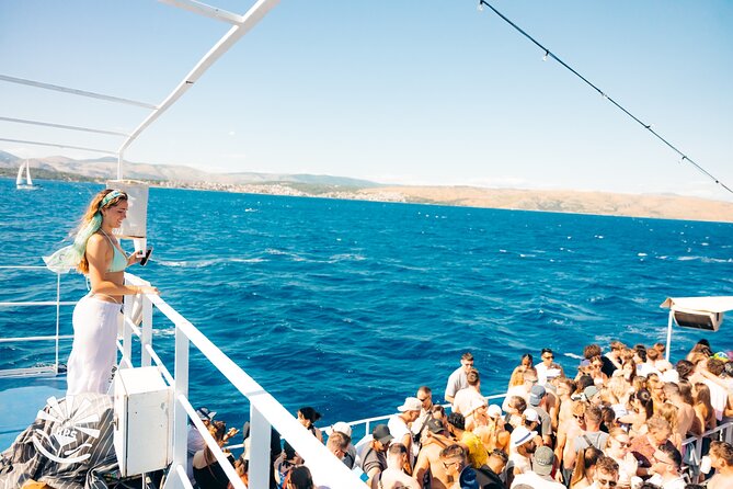Boat Party Split - The good DJ energy: what actually delivers the fun
