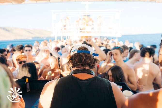 Boat Party Split - Blue Lagoon + a secret swim: when to expect the water moment