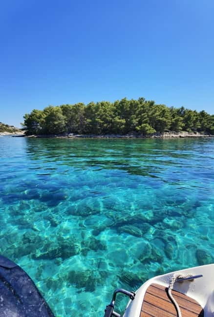 Boat tour from Zadar: Preko – Hidden Bay – Ošljak - Preko on Ugljan Island: Coffee, Promenade Walks, and Optional Fortress Views
