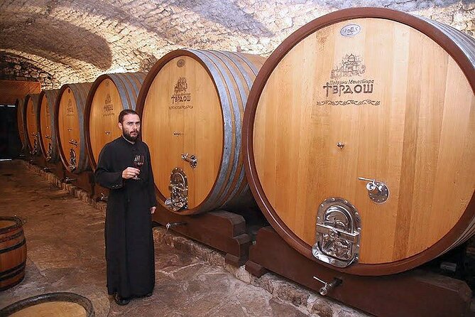 Bosnia Food and Wine Experience Tour - From Dubrovnik - Pridvorci winery: indigenous grapes and a snack that feels local