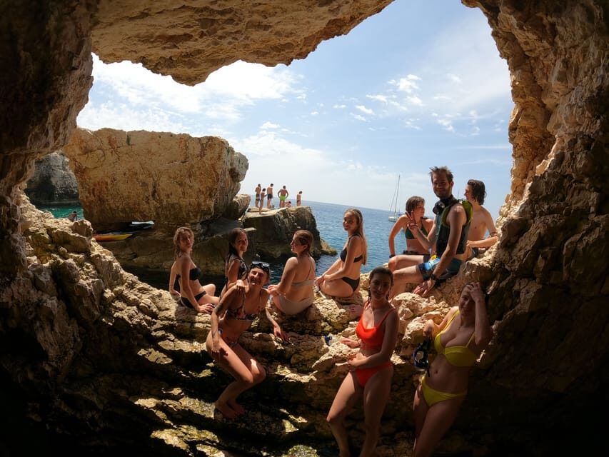 Cape Kamenjak: Kayak Tour with Cave Experience - Finding Jistra Adventures and getting ready to paddle