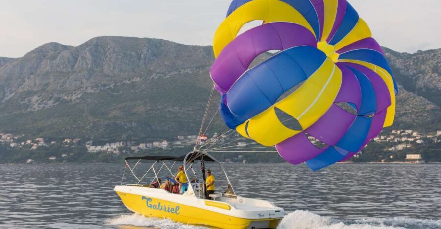 Cavtat: Parasailing - Small group setup: limited to 4 riders