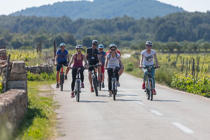 Cycle Hvar Tour - Riding the quiet north coast of Hvar (without losing half a day)