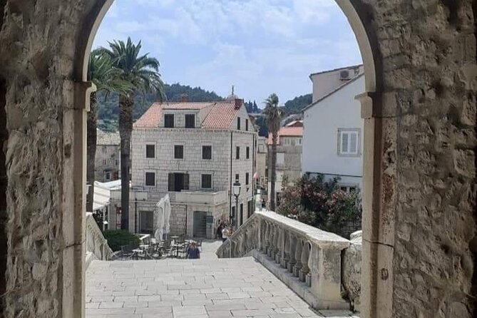 Day Tour of Korcula Island from Dubrovnik with Wine Tasting - Ston at Morning: Walls, Tight Streets, and Shellfish Energy