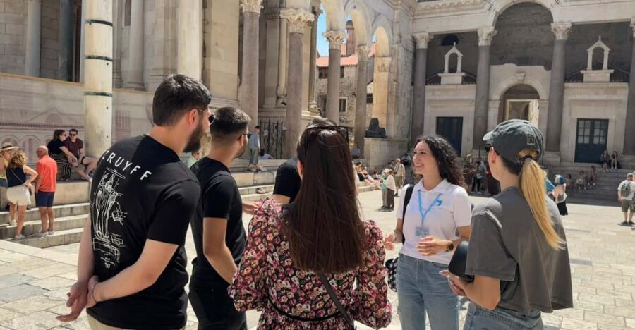 Diocletian's Palace & Old Town Split Walking Tour - Vestibul and Peristil: Seeing the Palace Layout as a Story