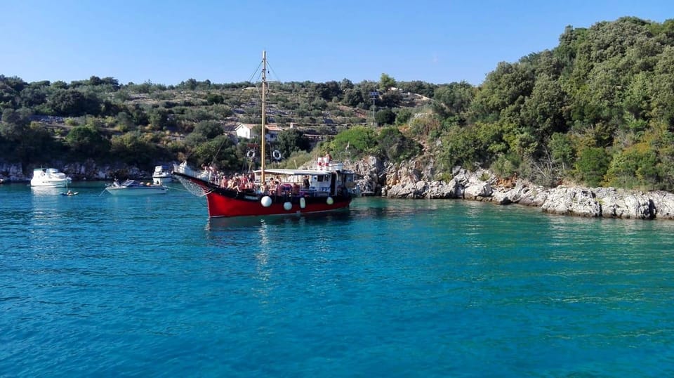 Discover Island Plavnik with a Pirate Ship ALL INCLUSIVE !! - Blue cave time: why this stop is the main character