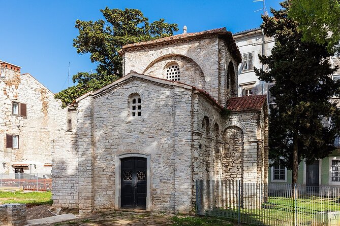 Discover the Essence of Pula: Private Tour with a Local Pro - Zerostrasse: walking through a World War I shelter