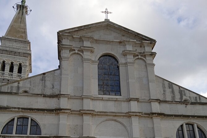 Discover the Essence of Rovinj - Balbi Arch: Rovinj’s famous gate (and why it matters)