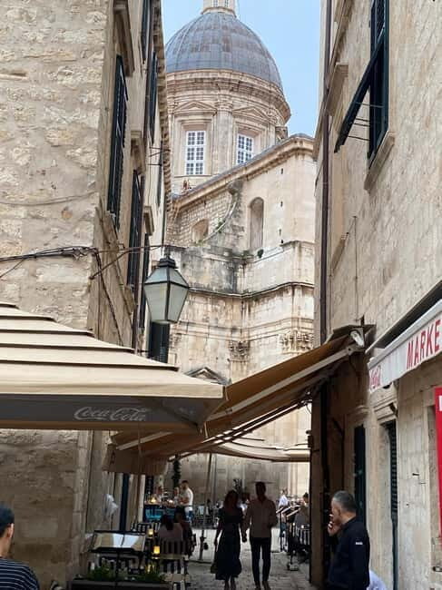 Discover the Old Town of Dubrovnik - Starting at the Jewish Fountain: Pile Gate and the logic of defense
