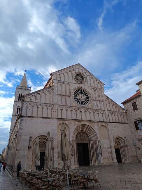Discover Zadar privately: Individual guided tour in German - People’s Square and Renaissance facades: a calmer pause with big architecture