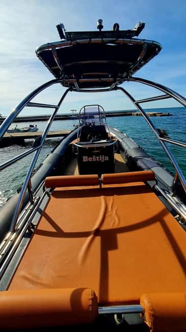 Dolphin safari every morning&evening - The dolphin hunt: what 95% probability really means