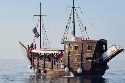 Dolphin Watching Boat Trip around Vrsar - The Real Game Plan: Captain-Led Dolphin Searching